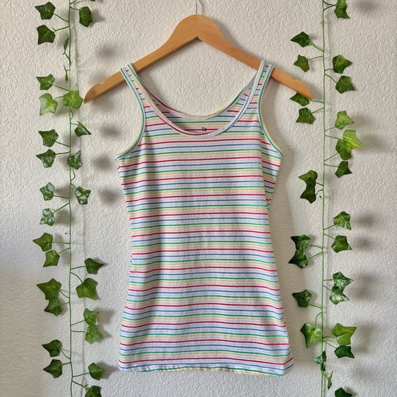 So Favorite Tank Women/Juniors White Rainbow Stripe Fitted Scoop Neck Top Size S - Picture 1 of 6